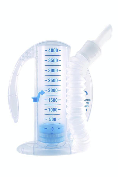 Nébuliseur avec embout buccal adaptateur et réservoir